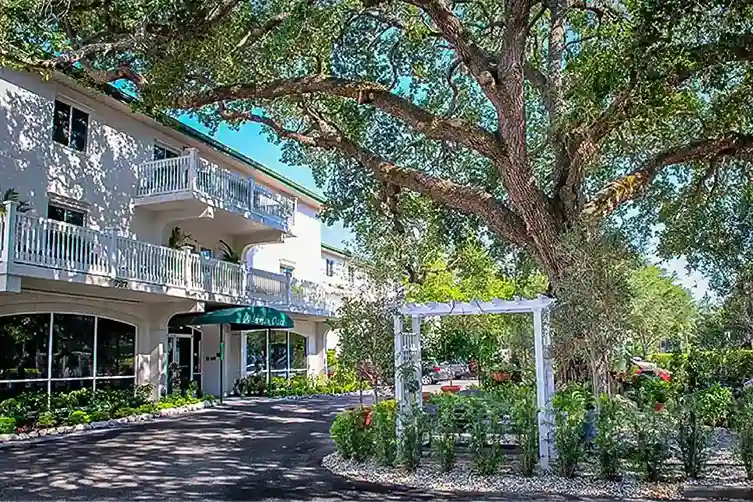 SENIOR LIVING AT ALDERMAN OAKS IN SARASOTA, FLORIDA